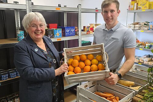 Charlotte Cane MP visiting new Newmarket food scheme